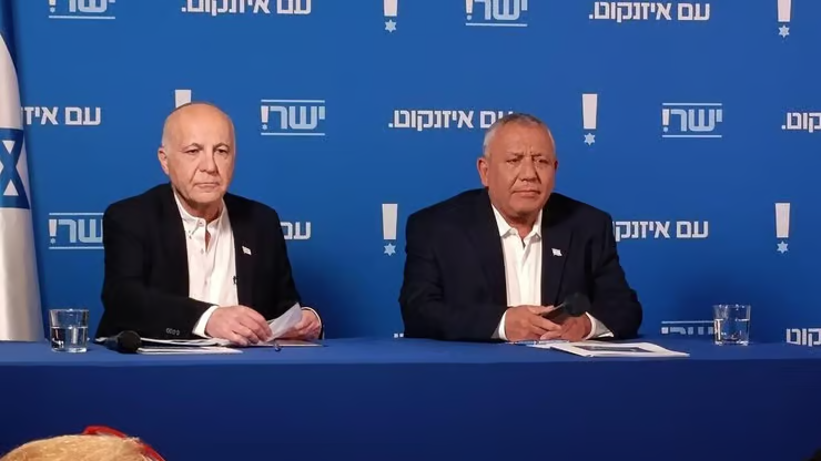ראש השב"כ לשעבר כהן הצטרף לאיזנקוט: "מסוכן לתת לממשלה הכושלת להמשיך"
bit.ly/4uuSLBV
