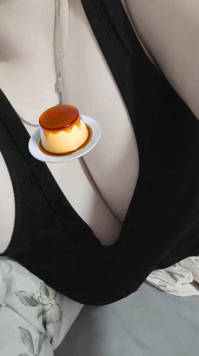 Mor050910's tweet image. 洗澡好舒服，好喜欢洗澡
夜宵想吃酱多多版的塔斯汀＋炸鸡🤤
#sm #4i #dom #美食 #日常碎片