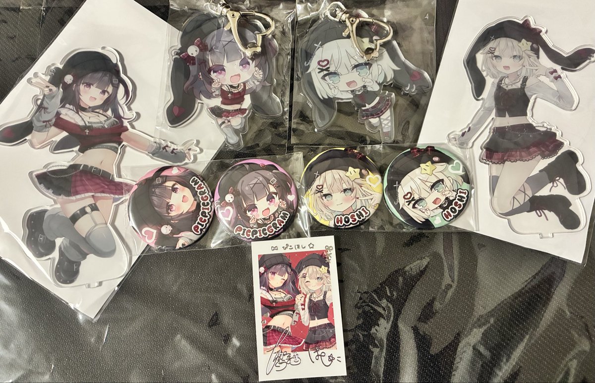 最上級にカワイイお二人のグッズ届きました！ 2人のサインが入ってる