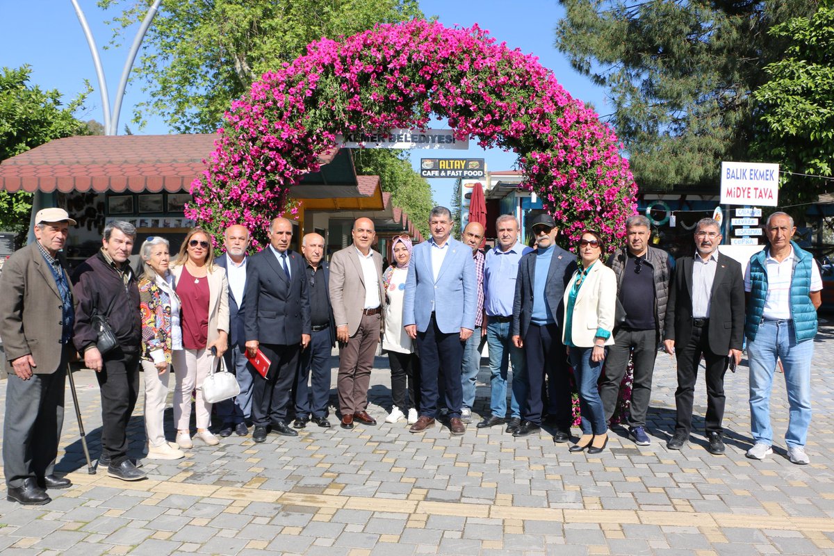 IsmailMinta's tweet photo. CHP Antalya Milletvekilimiz Sn. Cavit ARI, İlçe Başkanımız Sn. Sedat KARAKAYA, İlçe Kadın kolu Başkanımız Sn. Ayşegül ÇELEBİ, Belediye meclis üyemiz Sn. Sema ÖZDEMİR ve İlçe Yöneticilerimizle birlikte Esnaflarımızı ziyaret edip hayırlı işler diledik. https://t.co/z1RjjsXI0M