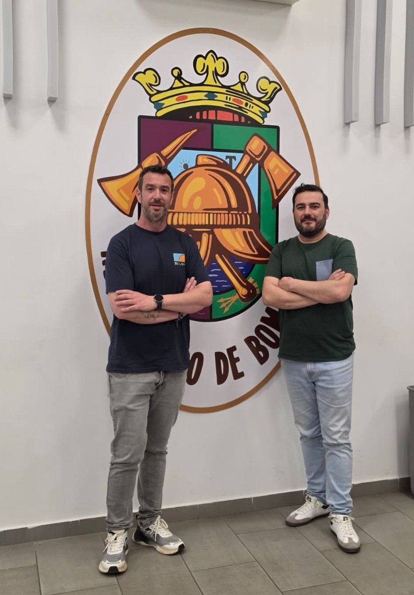 CCTTBomberosMLG's tweet photo. 📯 𝑨𝒖𝒍𝒂 𝒎𝒖𝒔𝒊𝒄𝒂𝒍 "𝑨𝒍𝒃𝒆𝒓𝒕𝒐 𝑬𝒔𝒄𝒂𝒎𝒆𝒛"📯 
Damos la bienvenida a 𝑱𝒂𝒗𝒊𝒆𝒓 𝑪𝒂𝒓𝒓𝒊𝒍𝒍𝒐, que se incorpora como profesor de nuestros futuros músicos.
¡Bienvenido a tu nueva casa!

#LaMadreyMaestra #CofradíasMLG https://t.co/jqNYMH2mjh