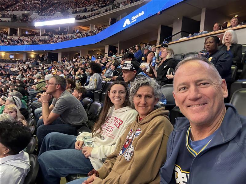 builderpartners's tweet image. Great teams on the court… and off it.

Always good to spend time together outside the office 🏀

#DenverNuggets #FamilyTime