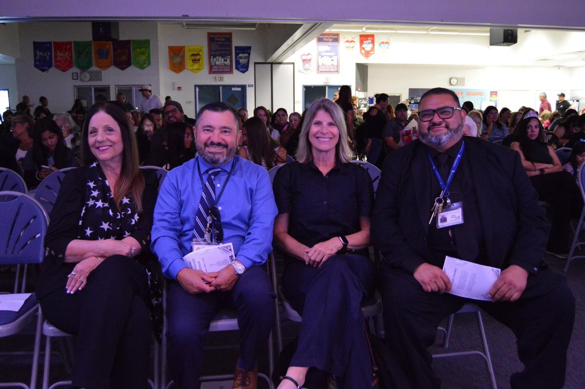 MendozaExplorer's tweet photo. About last Thursday. Mr. Jurado put on a world class performance that showcased the many talents of our explorers! Huge thanks to our PTA, staff, Superintendent Espinoza, Assistant Superintendent Reichert Montiel, Trustee Quinones and community for supporting!

@SBUSD_NEWS https://t.co/x0gtC7eorh