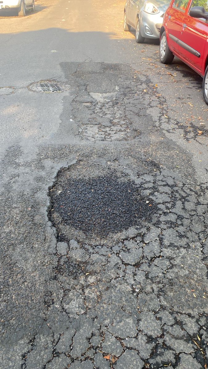 PORLASAGUILAS's tweet photo. #BACHEO en la colonia #LomasDeGuadalupe en la  @AlcaldiaAO urge el #BACHEO. Tenemos mes sin respuesta Alcalde @LopezCasarinJ y Director @Carlos_AGH en la @AlcaldiaAO. Las calles en toda la zona estàn deplorables... 

1.- Halcones 17
2.-Halcones 132
3.- Halcones 123
4.- Halcones 72
5.- Halcones 95
6.- Halcones 91 
7.- Halcones 81
8.- Gavilanes 35 

¿Cuànto tiempo tenemos que esperar a que den soluciòn al bacheo de nuestras calles cuando somos de las colonias en la zona que mas altos prediales paga? #LasAguilas #LasAguilasYsusAlrededores
@EnlaceTAguilas @aguilas_pilares @YairPatino @Liz_SalgadoV 👇