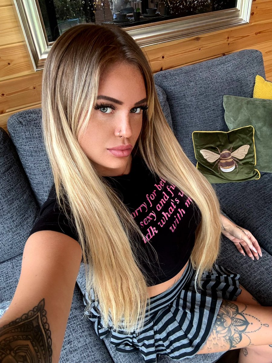 Goddess Lola💫 tweet media