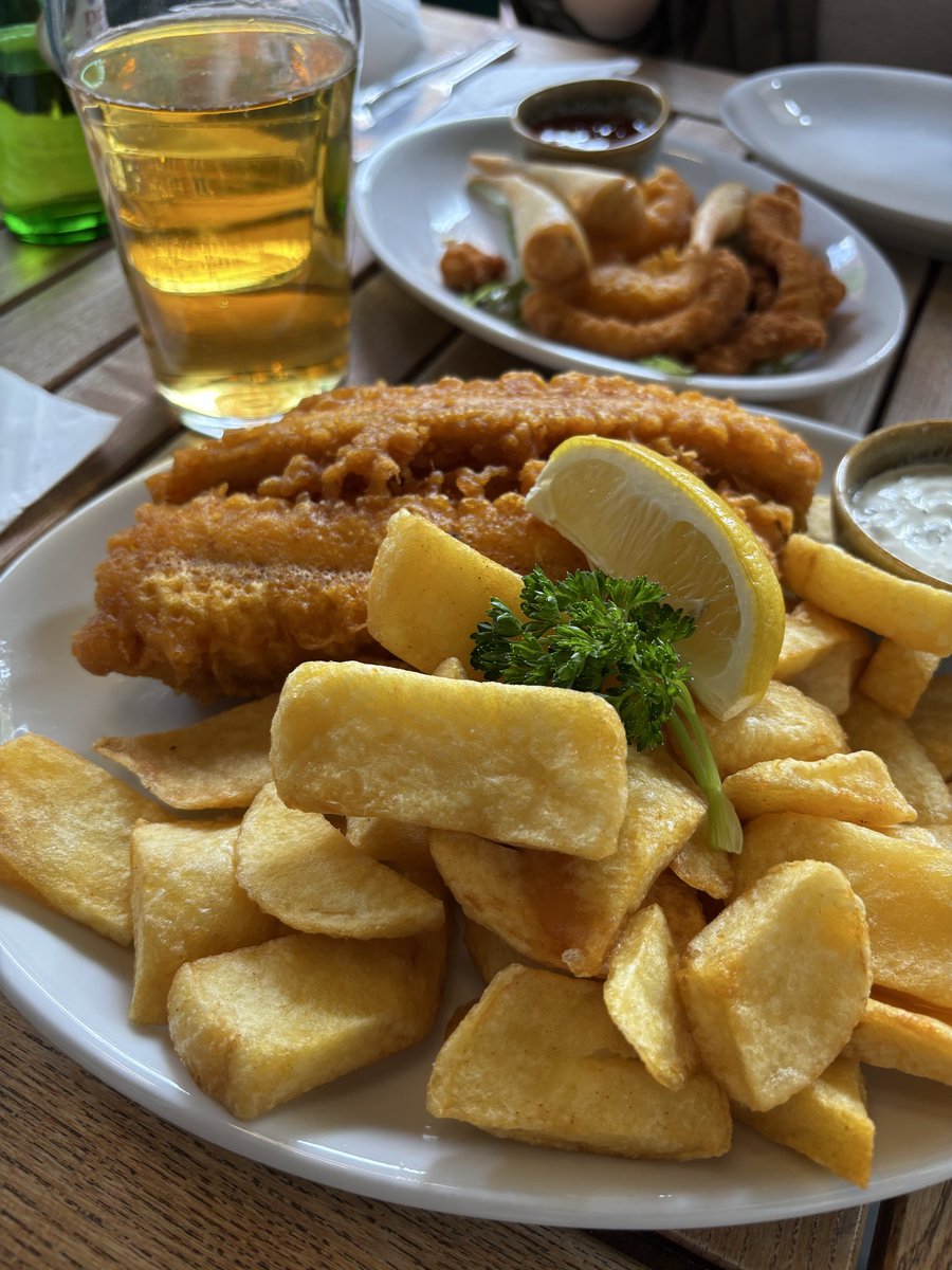 これがフィッシュ＆チップスかあ〜