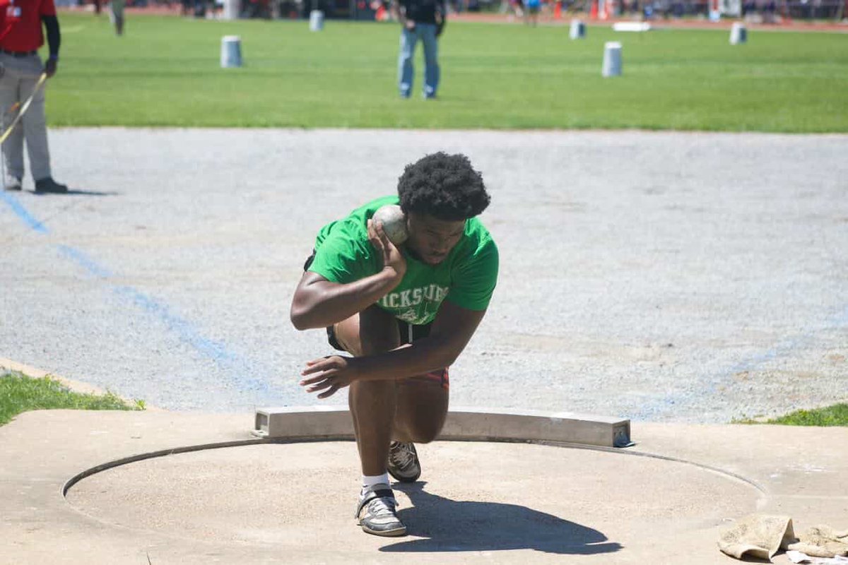 vhs_TrackField's tweet photo. Congratulations to our @JaydenWoodsss becoming a State Champion at this weekend STATE CHAMPIONSHIP MEET 👑🐊 https://t.co/DKbugCKZvW