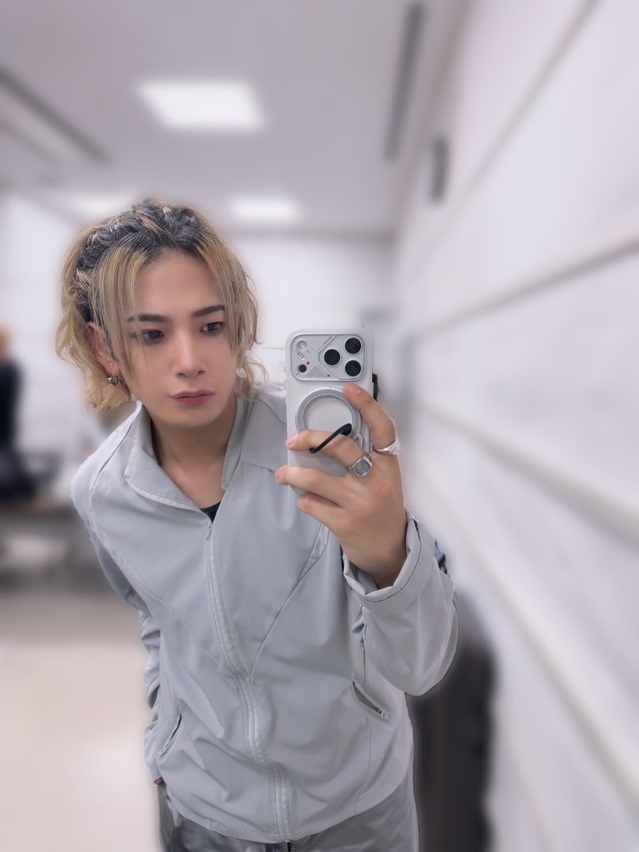 #あのちゃんの電電電波 ♪
━━━━━━━━━━━━━🧠📡

#OWV  #本田康祐 
<a href="/honda_0411/">本田康祐　kosuke honda</a> 

❤️Profile
owv.jp/feature/profil…
📹 SOLO PART COMPILATION
youtu.be/e_3rQ06oqqc?si…

／
OWV LIVE TOUR 2026 -SQUAD-
ファイナルは12月13日 東京・両国国技館 
🔗 owv.jp/feature/2026_s…
＼