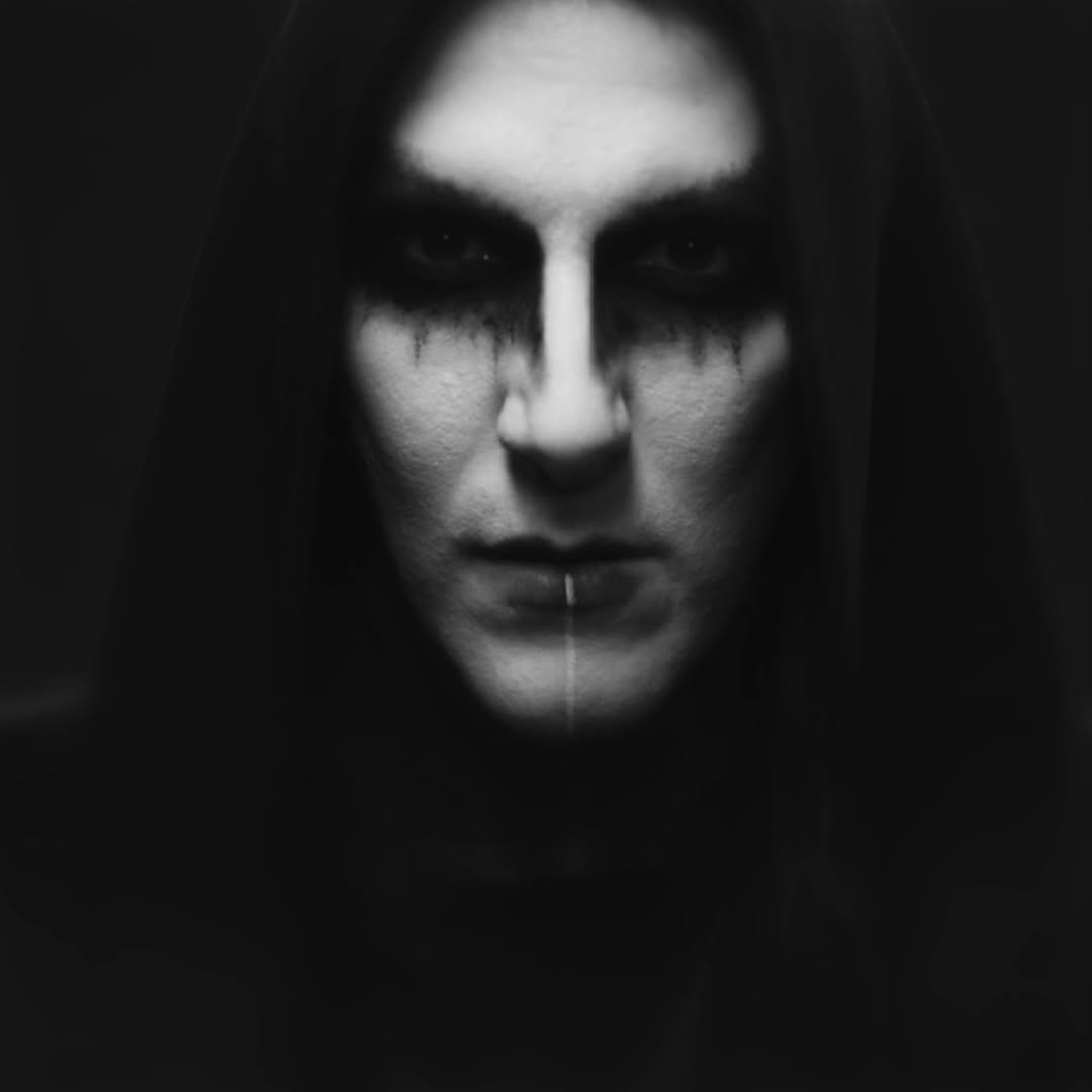 SWITCHBLADEFUCK's tweet photo. Graveyard Shift then and now; happy 9 years https://t.co/Ic4LgBiOdF