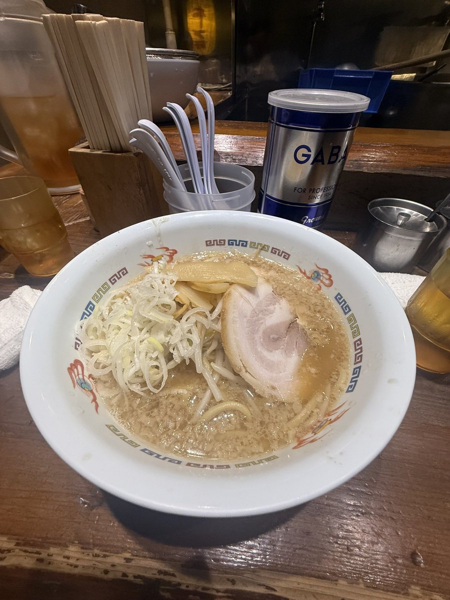 shuumappa's tweet photo. 凄く久しぶりにホープ軒✋しかも深夜ラーメンw  美味かったわー✨️
#ラーメン
#深夜ラーメン
#ホープ軒中野
#背徳飯 https://t.co/bcywpF8JY1