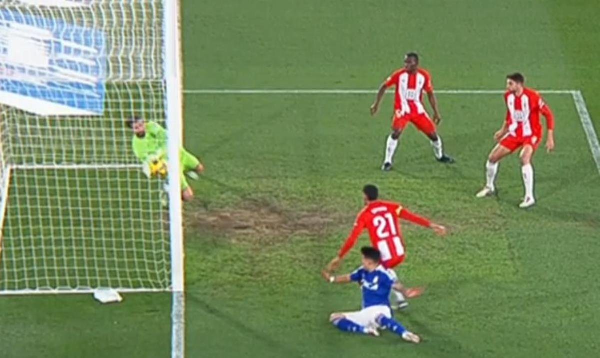 edu_bovsky's tweet photo. No traspasó totalmente la línea vs El balón ya no estaba en juego https://t.co/HNqBU2Gtf6