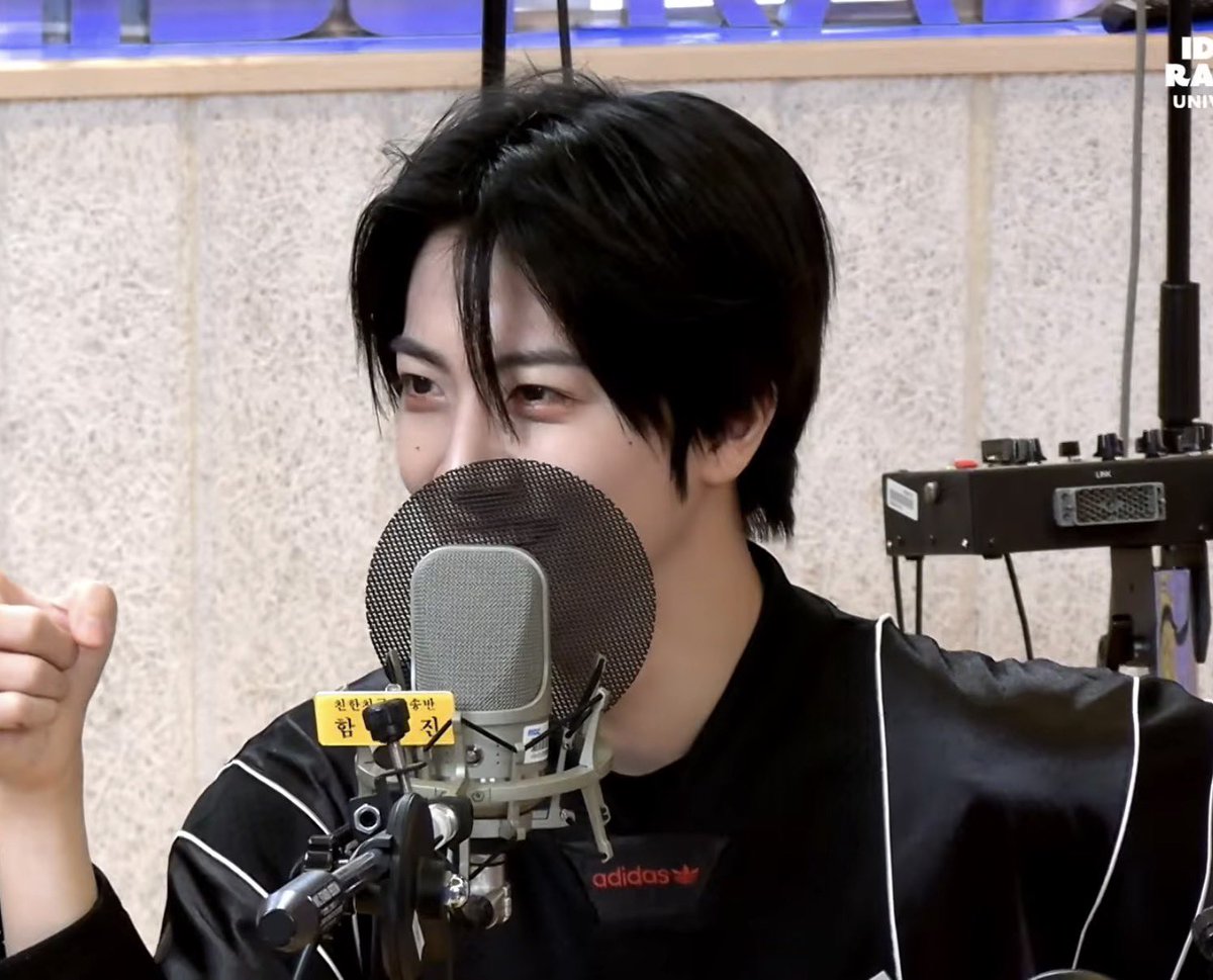 파랑 tweet media