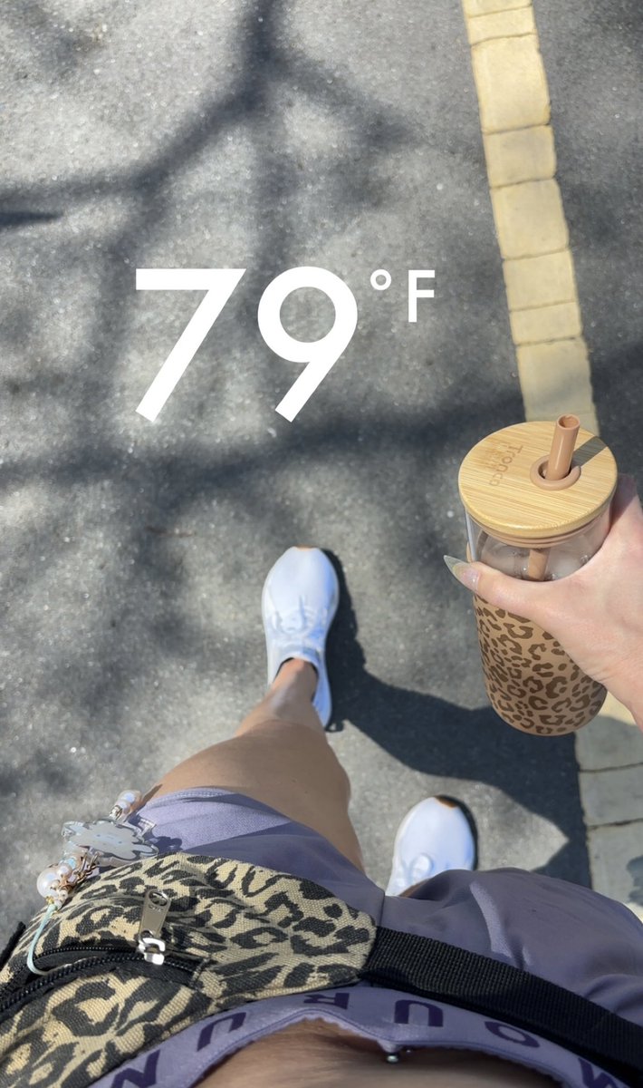 paranoidddd's tweet photo. hot girl walk #depressioncured https://t.co/X03VTtDETw