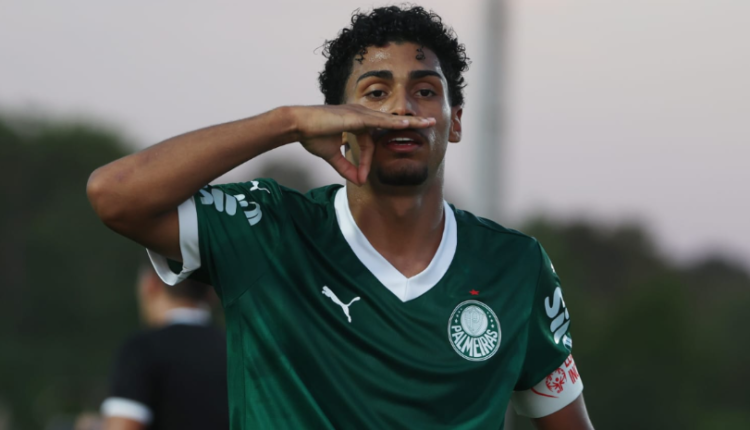 BoletimVB's tweet photo. O Al Itithad, da Arábia Saudita, está interessado em Luighi

O Palmeiras quer propostas na casa dos 15 milhões de euros (86 milhões de reais) para vendê-lo

As chances dele sair na próxima janela são grandes

🗞️@diegofirmino https://t.co/mVyt6grNNI