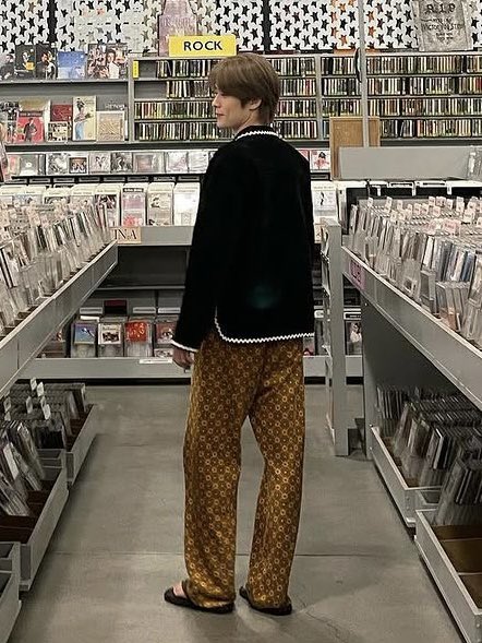 jaehyun &amp; his colorful pants