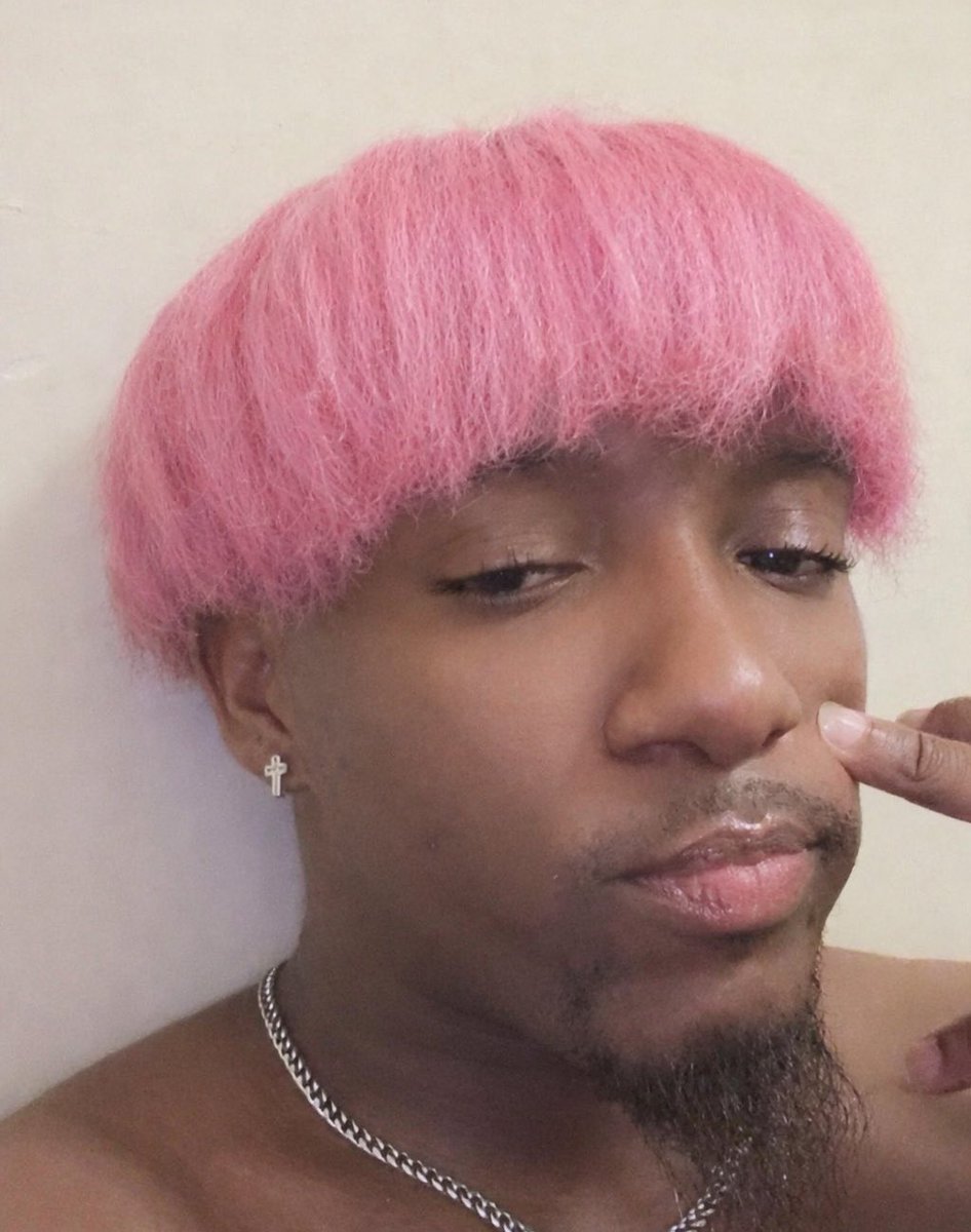 Flatline4v4's tweet image. “When I say you can never speak on looks” ain’t nothing ugly over here but you looking like a reject power puff girl ate you up #staymad