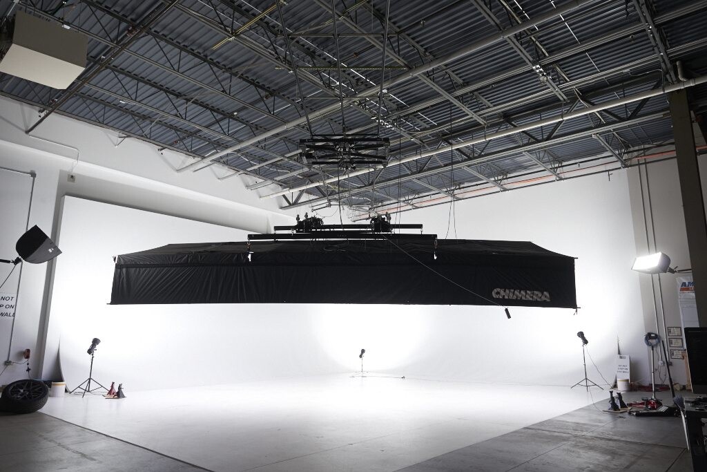 APPI_AlliedPwr's tweet photo. Allied Power's custom DC Electric Hoist System transforms photography studios, enabling precise positioning of large light banks for perfect shots. A game-changer for capturing magazine-quality photos of oversized products. #PhotoTech #StudioInnovation https://t.co/prkvU69w9m https://t.co/IwcxR5sRqU