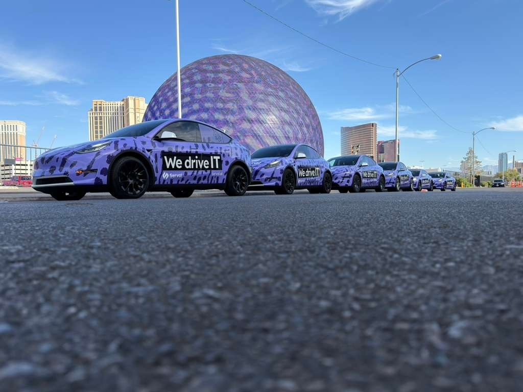 getserval's tweet image. Serval is in Vegas for #Knowledge26 and #HDI! Need a ride from the airport? Text (929) 658-8779. Free rides to or from your hotel on May 5th and 7th