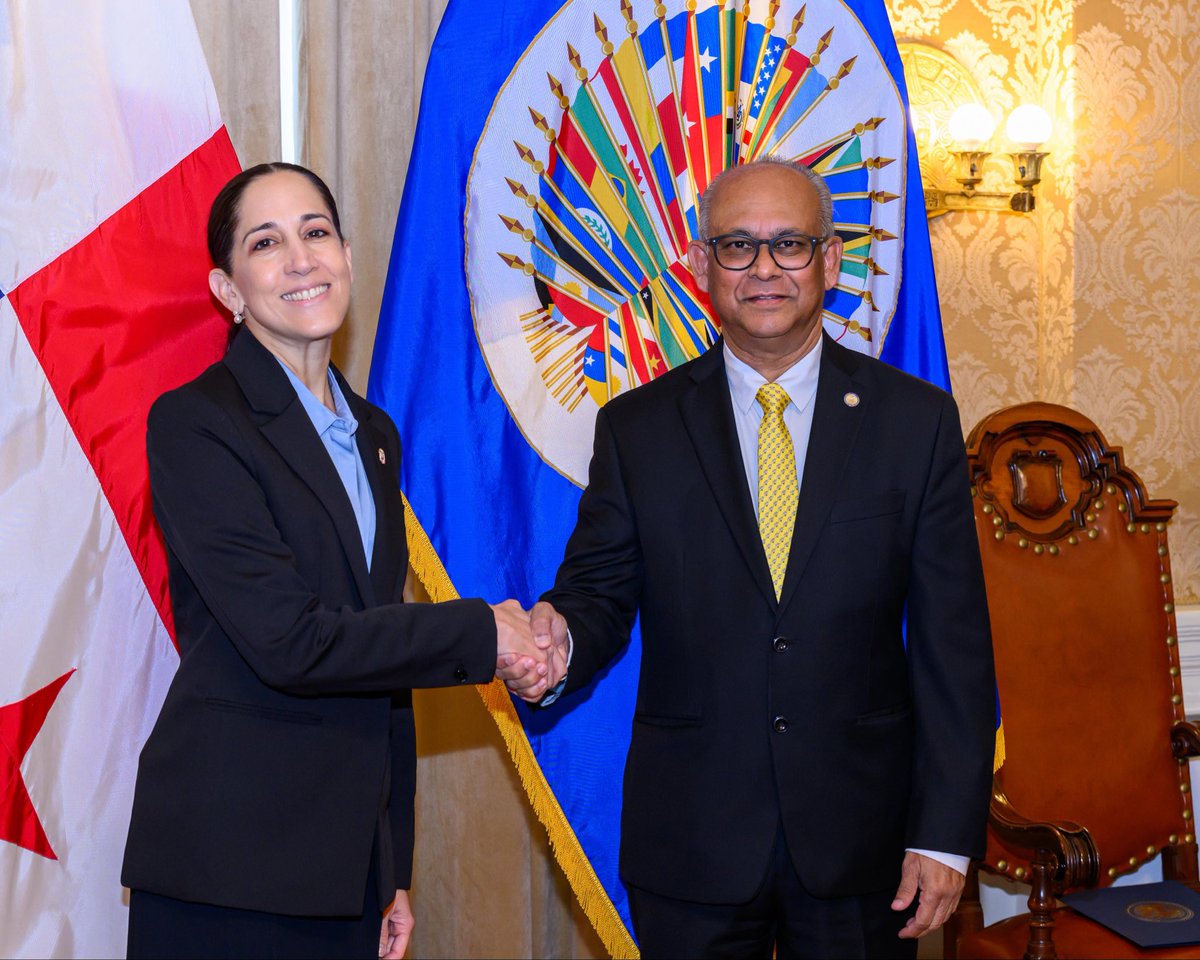 SG_OEA_OAS's tweet photo. Pleased to meet with Panama’s Minister of Culture, María Eugenia Herrera, during the #CIDI30 celebrations. 

I salute Panama’s commitment to promoting sustainable development through cooperation and the exchange of good practices among member states. 

I also commend Panama’s involvement in all OAS activities, particularly in this 2026, in which they will host several of our meetings, the most important of them the 56th OAS General Assembly to be held June 22-24.
#OASassembly