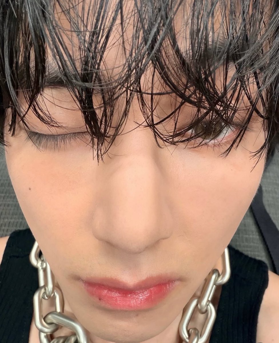 뷔 tweet media