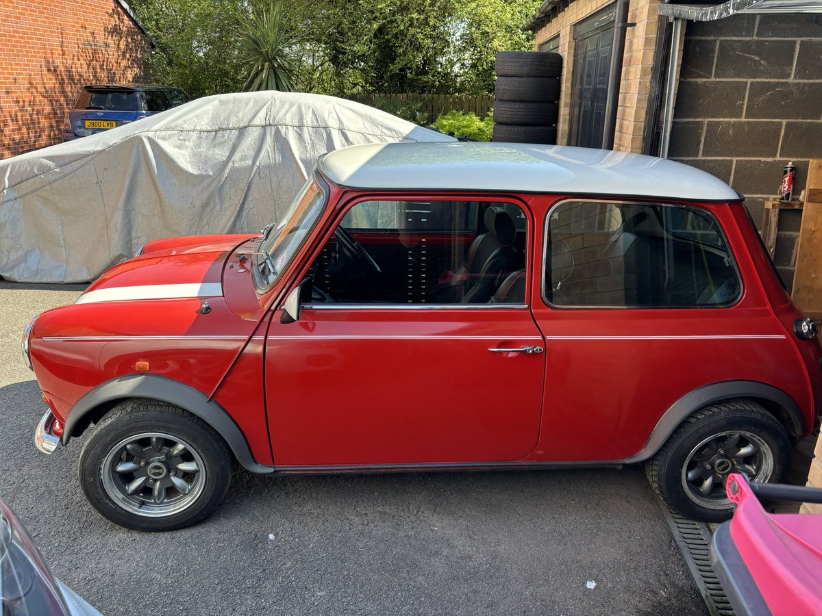 405_Mi16's tweet photo. Been offered a classic mini but has a misfire. Head gasket, ignition or injection system? Been off the road since 2015. It’s a 1995 Cooper https://t.co/DAPOJEJJfa