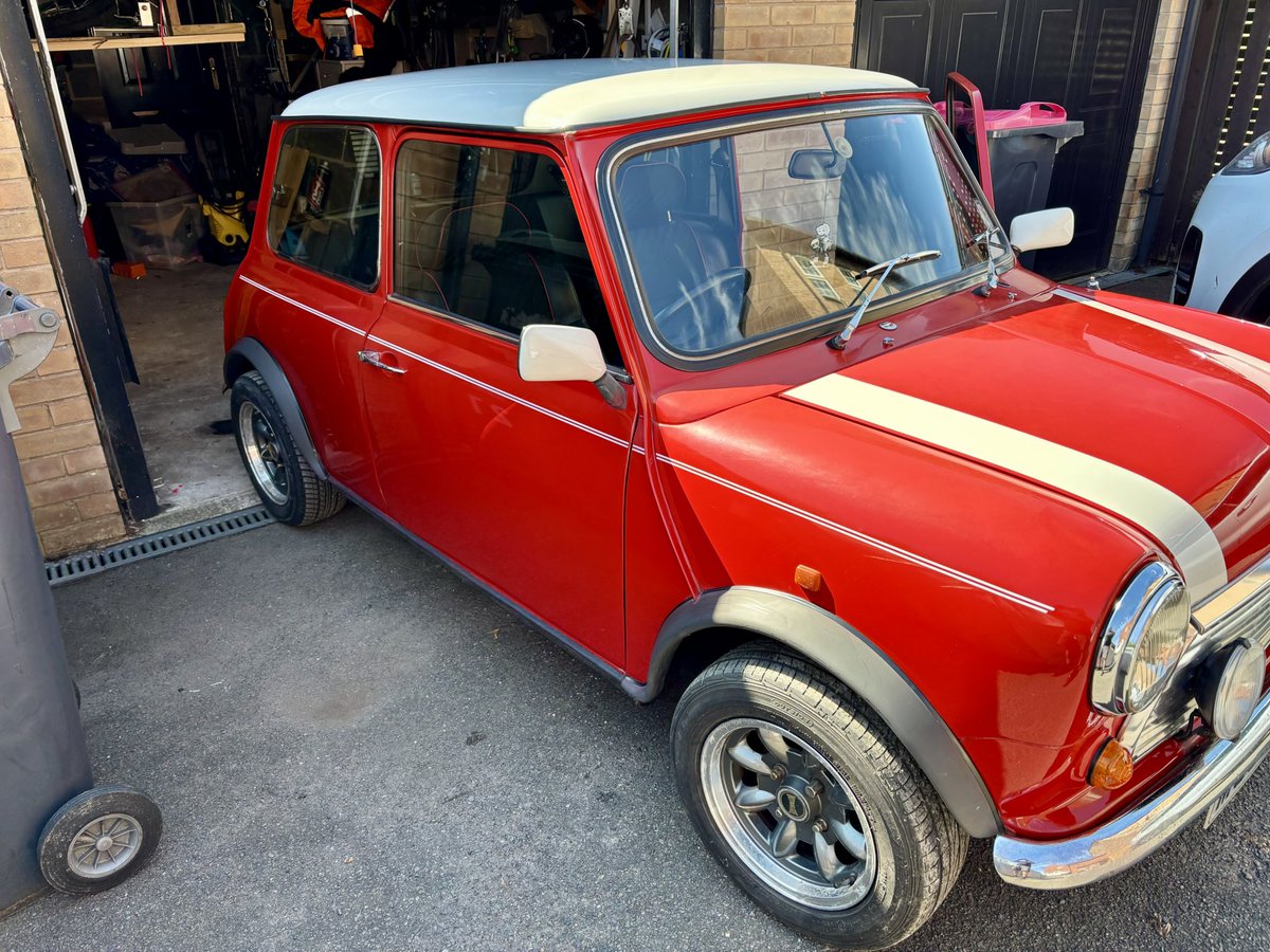 405_Mi16's tweet photo. Been offered a classic mini but has a misfire. Head gasket, ignition or injection system? Been off the road since 2015. It’s a 1995 Cooper https://t.co/DAPOJEJJfa