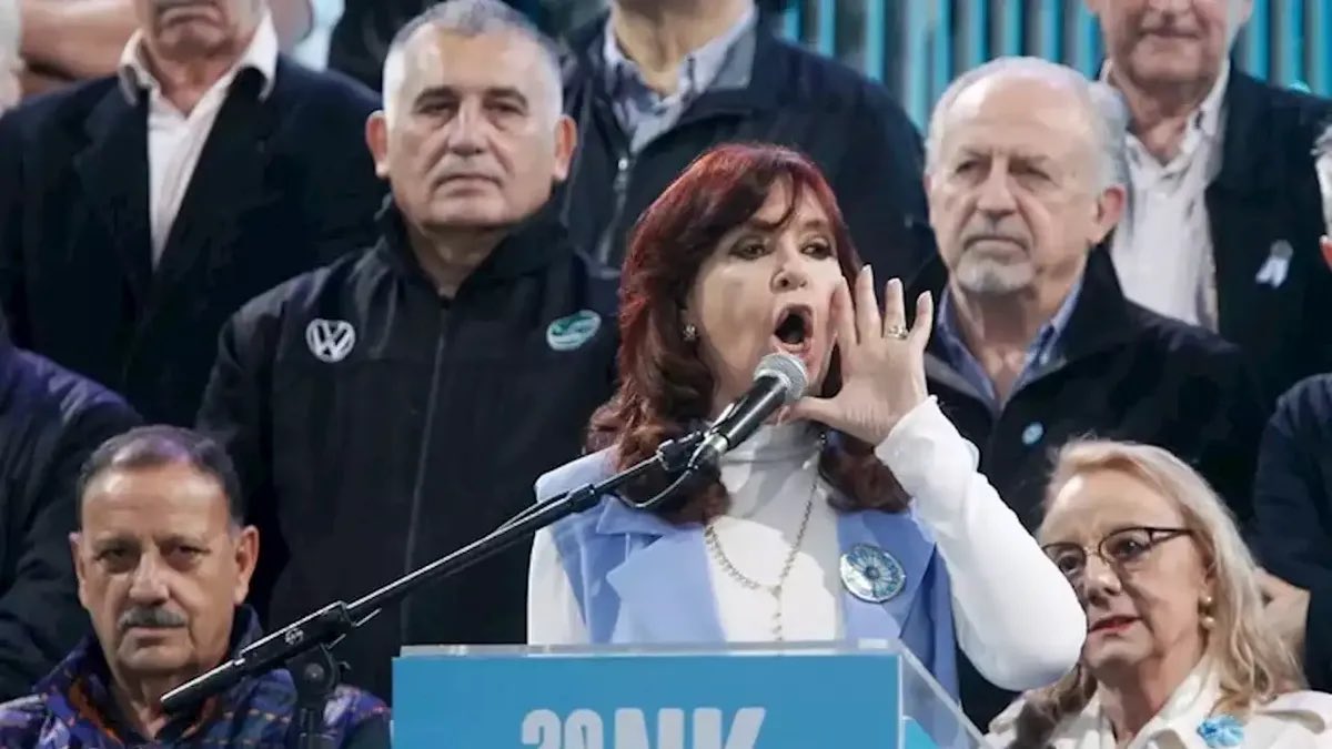 RodrigoChaH's tweet photo. QUE VOCACIÓN DE COLONIA, HERMANA https://t.co/4oGBF06nB5