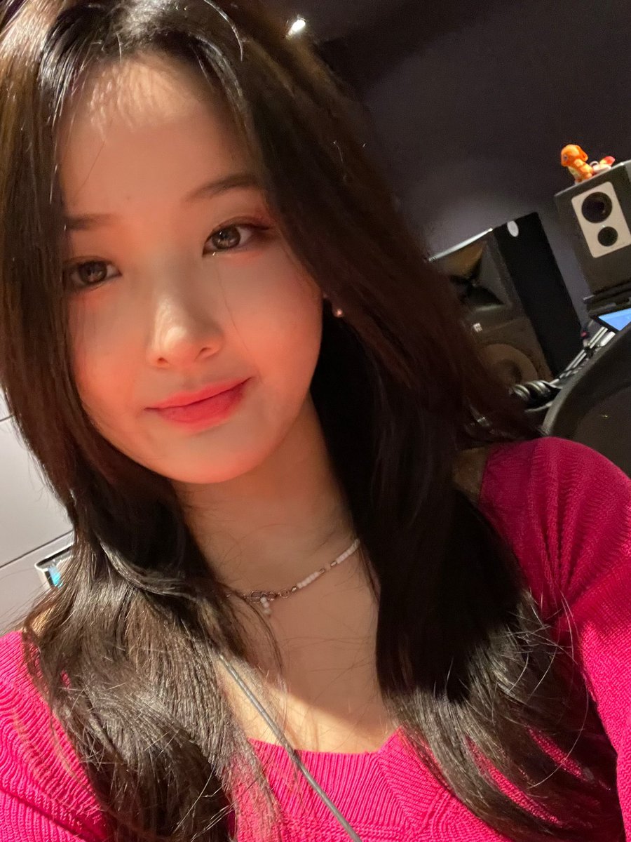ซ้อเบลล์ • 𝖂𝖍𝖔 𝖎𝖘 𝖘𝖍𝖊? tweet media