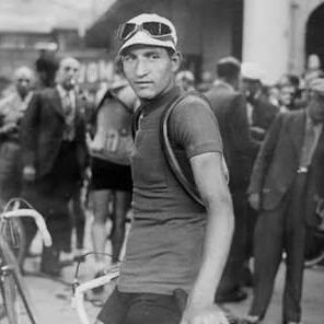 LegnanoVNG's tweet photo. #taldiacomavui de l'any 2000 ens va deixar el que al meu parer és el més gran dels grans.
#ginobartali https://t.co/UwLhij6Snw