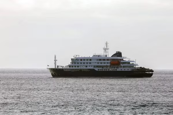 NacionalFm's tweet photo. La OMS cree que la infección con hantavirus se produjo fuera del crucero https://t.co/OPDfaT8m41 https://t.co/jovmpGmtsD