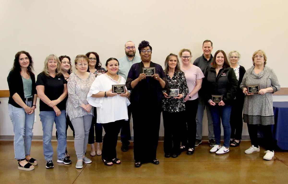 ESCLC's tweet photo. Before the first lesson, there’s a moment of care; one that often begins with a meal.

Last night, we honored Food Service staff whose work supports the whole student and helps them stay ready to learn.

We’re thankful for the role they play in caring for students in our schools. https://t.co/VT1iBDS7rA