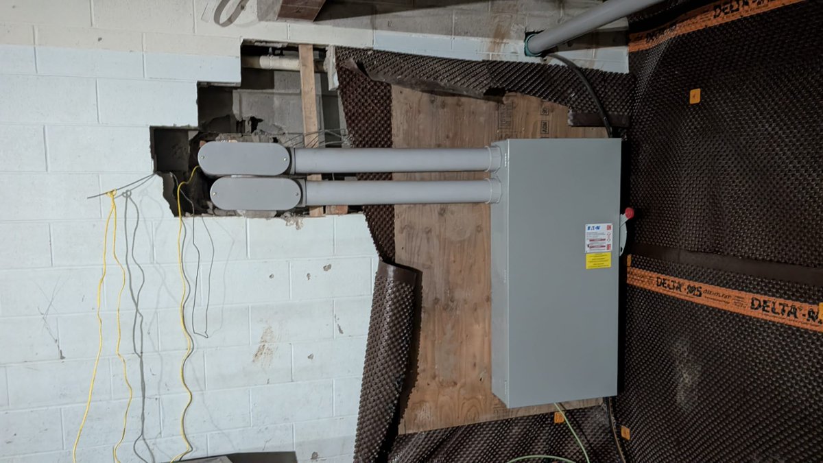 AssetConsLtd's tweet image. Electrical work continues at 299 Main Street East in Hamilton 🏗️
Advancing affordable, energy-efficient housing designed for long-term sustainability. Proud to collaborate with Alectra to support reliable infrastructure.
#AffordableHousing #Sustainability #EnergyEfficiency