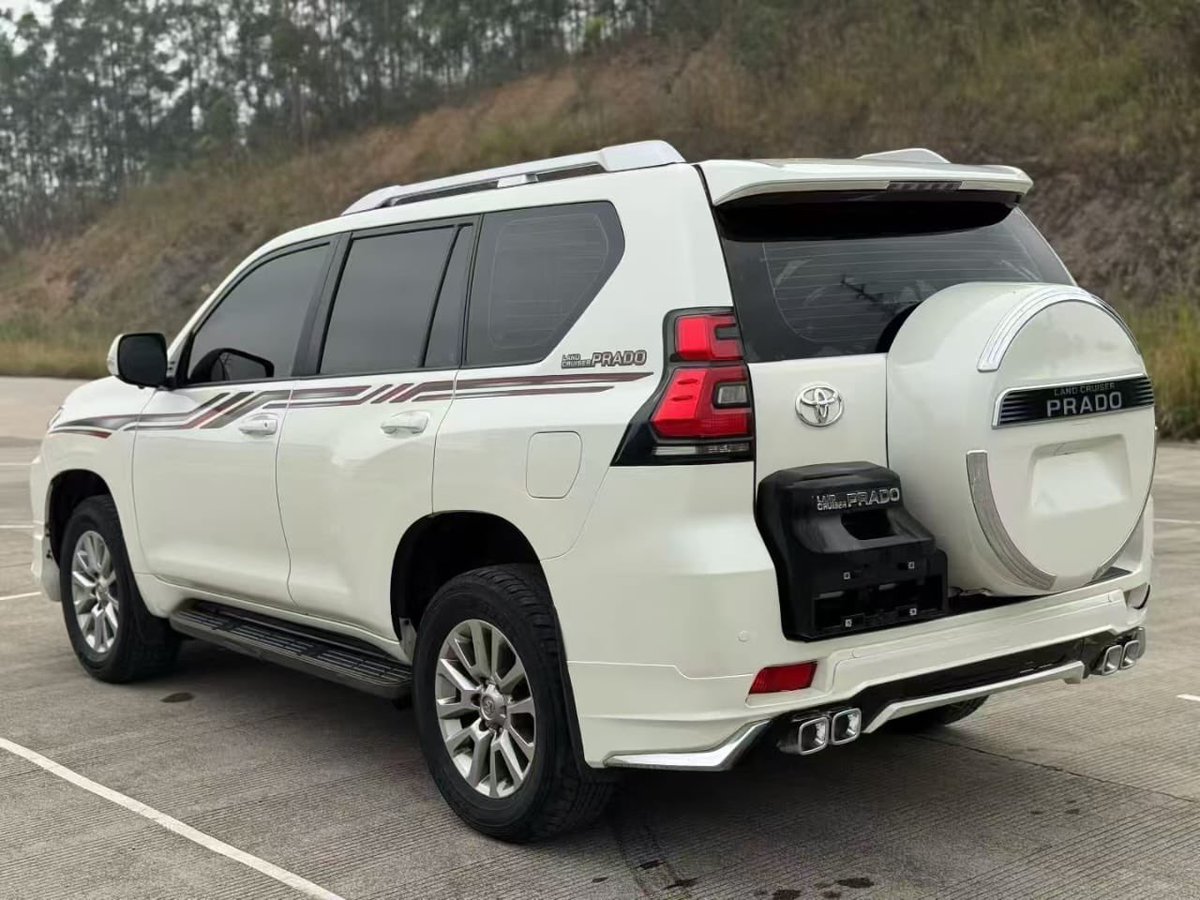 nolimitmiracle's tweet image. 2020 Prado Jeep with a milage of only 19,000 to your door step 47M Naira