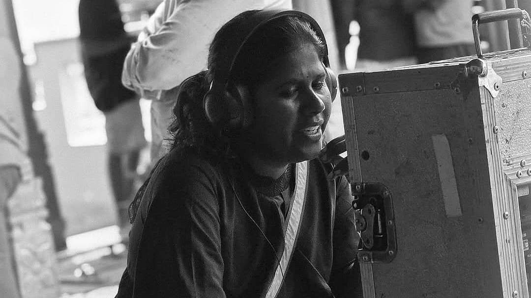 saranram's tweet photo. Just watched #Mayilaa and I’m blown away! Director Semmalar Annam has delivered a masterclass in realistic storytelling. The way she captures a woman’s psychology and her place in society without any melodrama is incredible. Hard to believe this is a debut! Wishing the team tons of awards and huge success. 🏆✨ @SemmalarAnnam
#MayilaaMovie #SemmalarAnnam #TamilCinema #WomenInCinema