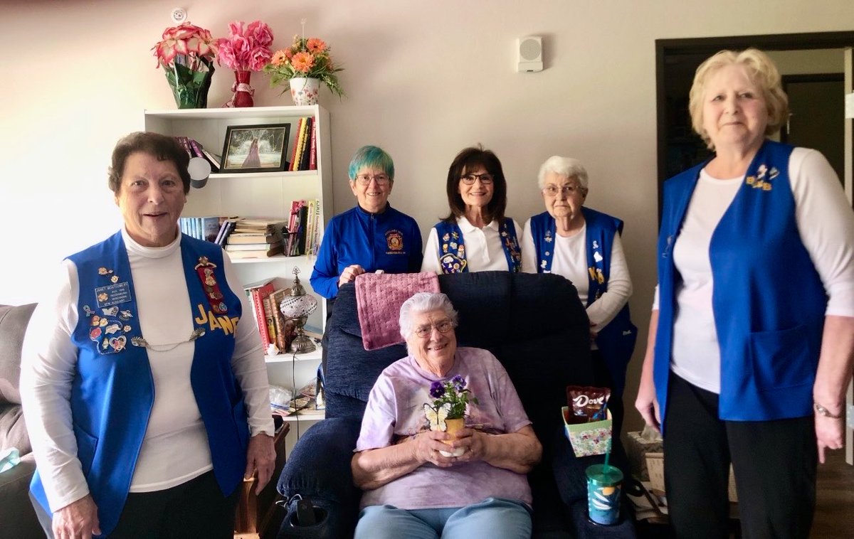MocklerBassets's tweet photo. My #VFWAuxiliary delivered #MayBaskets &amp; candy bags on #MayDay to our members that are homebound.💐🇺🇸 https://t.co/wDvLSPRzQS