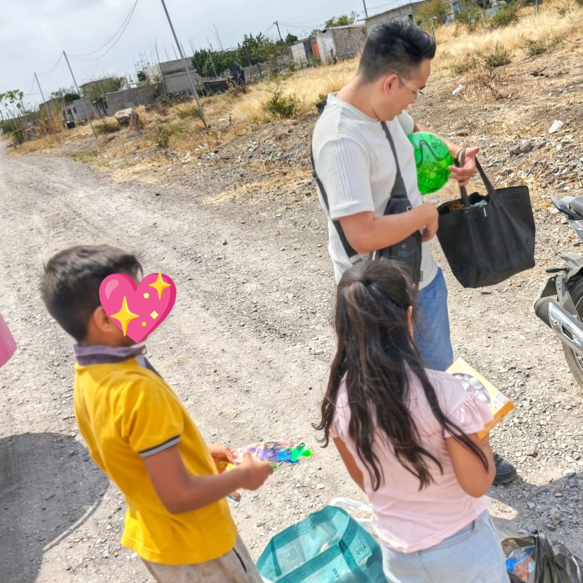 RNJD20's tweet photo. 👉 Estas acciones nos permiten seguir fortaleciendo nuestro quehacer diario y nos da la oportunidad de llegar a otras poblaciones que sin duda, agradecen y festejan cada paso. 😊🔥 (2/2)

#somosjuventudesdiversas🏳️‍🌈🏳️‍⚧️ https://t.co/TRjAkyto87