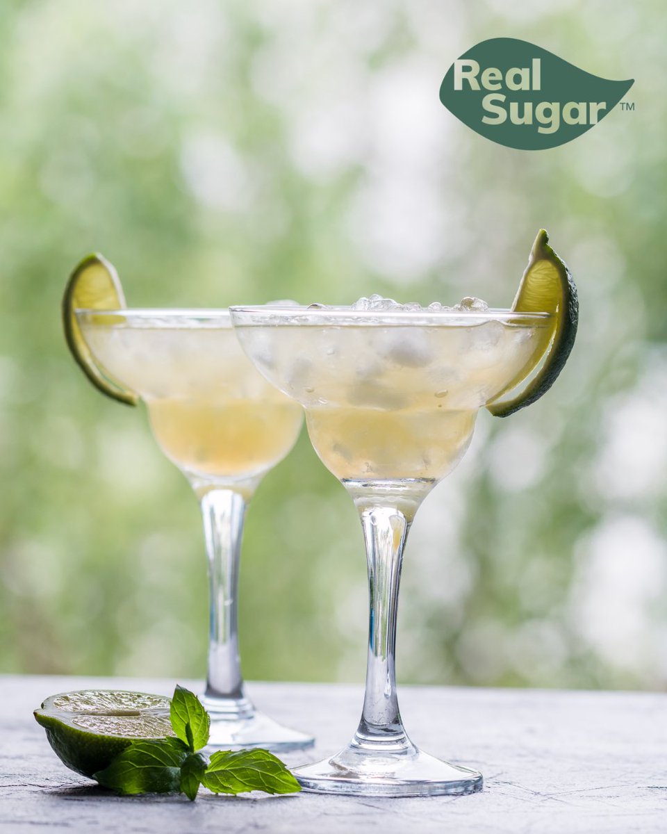 MoreToSugar's tweet photo. It's Cinco de Mayo! Salt rim or sugar rim? We think you already know where we stand.🍹 Real sugar balances the citrus and helps enhance the sweetness of fruity flavors. ¡Salud! #AzucarReal #RealSugar https://t.co/fnrDs4ZdP4
