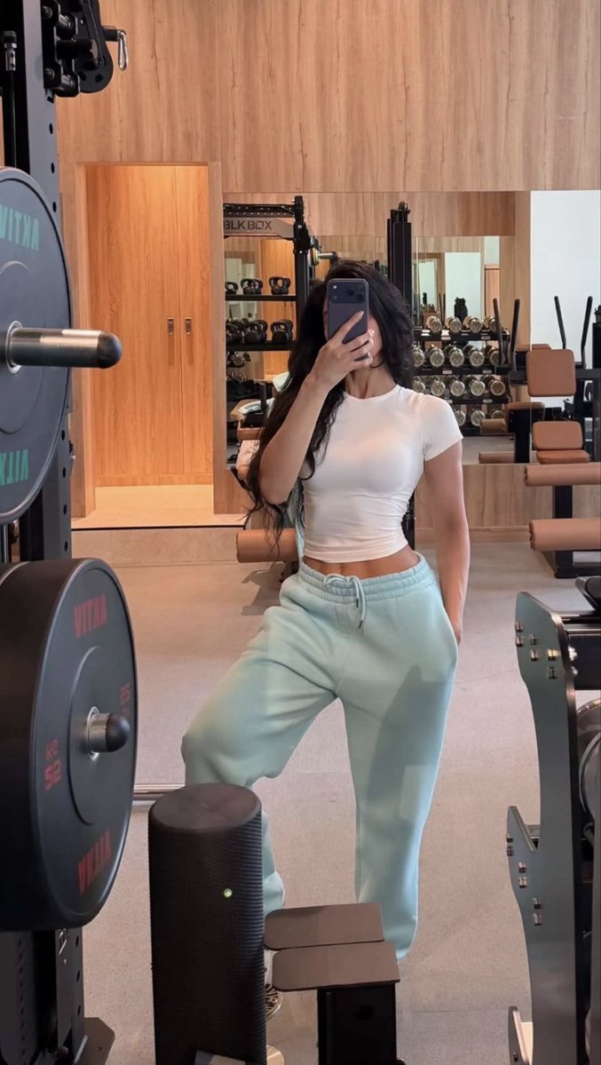 Sarah tweet media