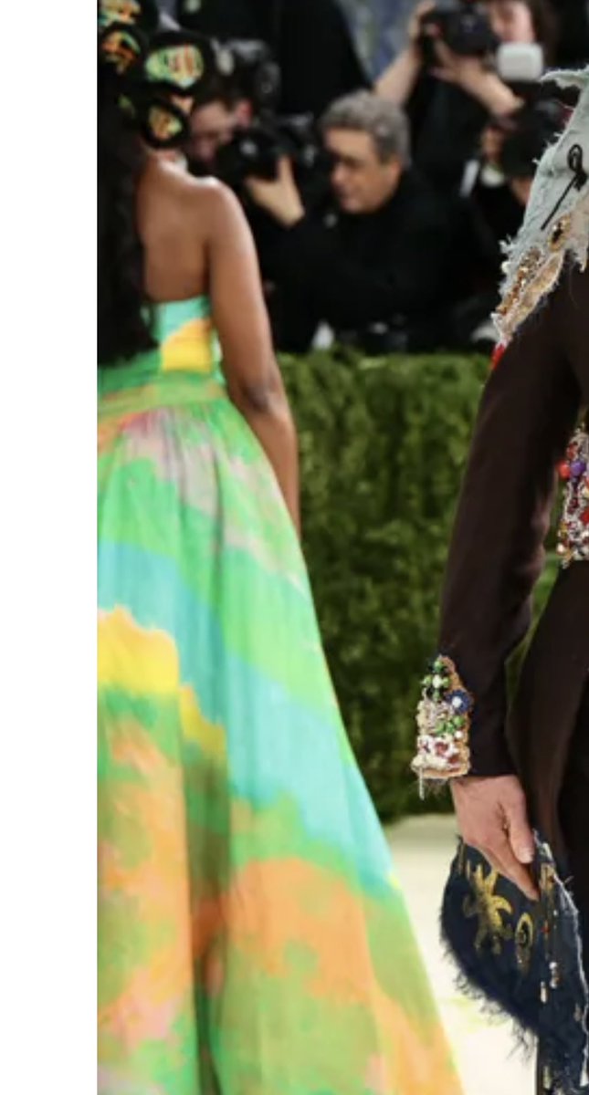 fendigrxnde's tweet photo. @21metgala does anyone know who she is? i can’t find any pics of her full look https://t.co/MmRgHvRCm6