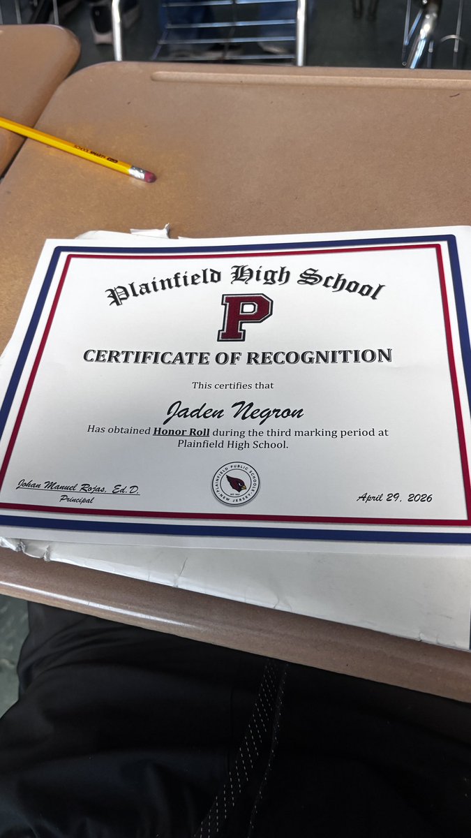 JadenNegron9's tweet photo. Proud to say I made honor roll
For 3 marking periods in a row ! https://t.co/b1r0GoX40Y