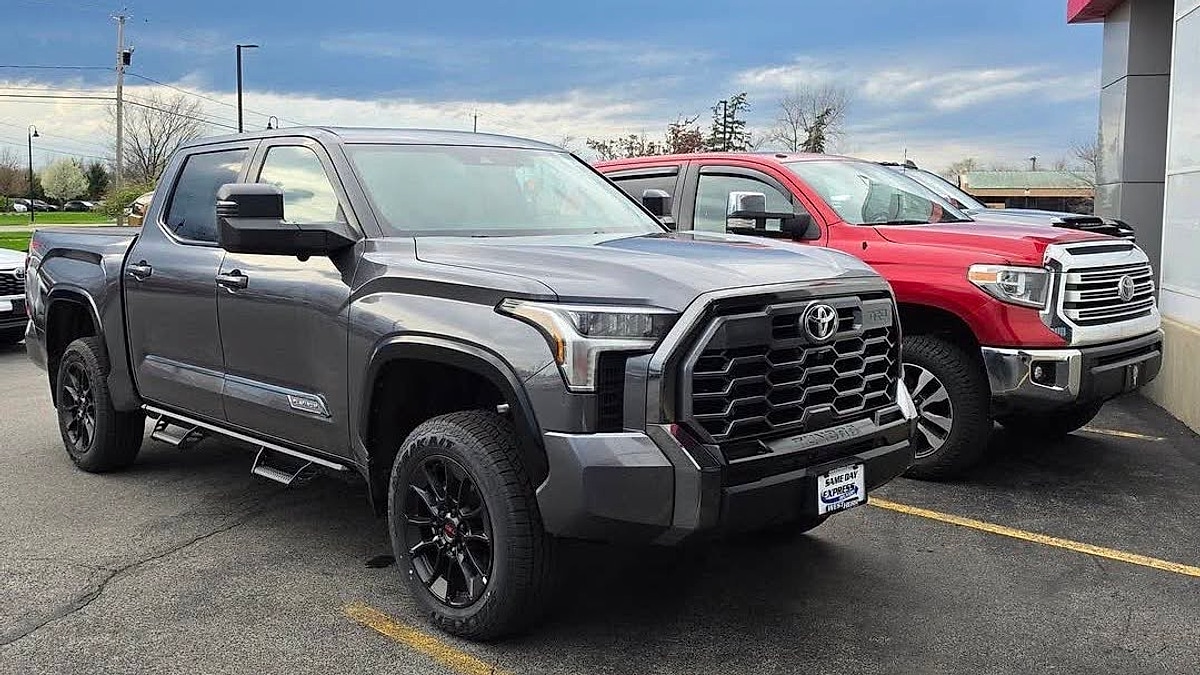 worldscoolrides's tweet image. Thinking of buying a new #Tundra? The shift from the V8 to the twin-turbo V6 comes with a hidden cost you need to know about.

Here’s why the new powertrain requires more maintenance than the old 5.7L.

Read more: torquenews.com/1084/why-2026-…

@DenisFlierl @torquenewsauto #Toyota