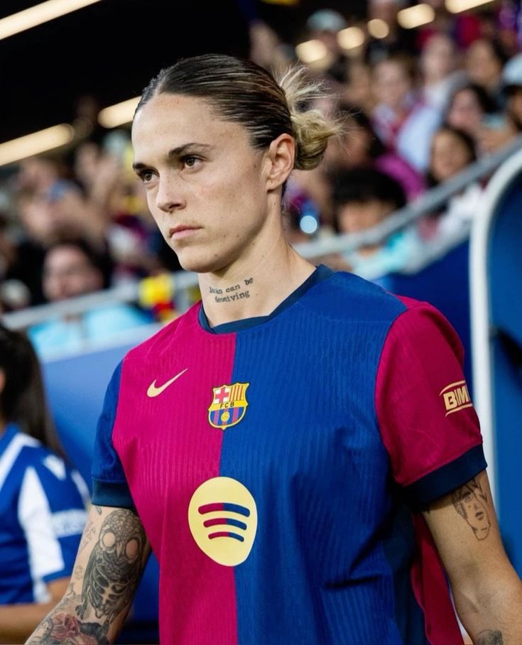 Només cal donar les gràcies a la María León (Mapi), la número 4 amb qui hem gaudit 9 temporades.

Una de les millors centrals del món, que sempre serà recordada com una de les grans jugadores del Barça.

Una vegada culer, sempre culer!