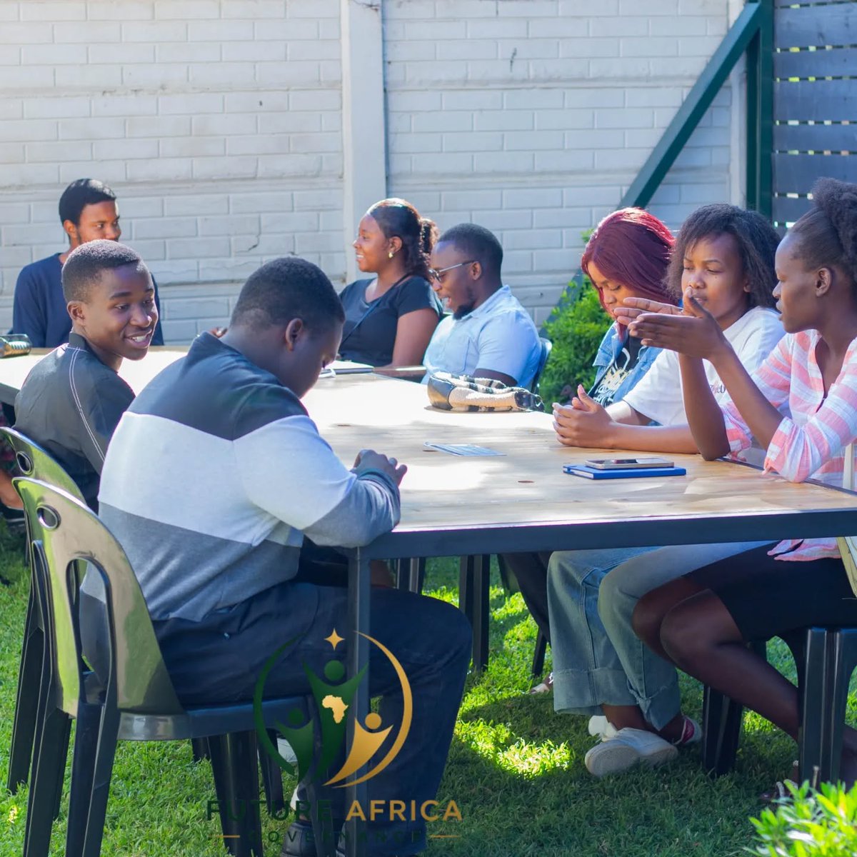 FutureAfricaGov's tweet photo. Beyond the buzzwords the real question is why AI matters🕸️
It’s not whether we’ll use AI, but whether we’ll understand it enough to benefit and protect ourselves.
In Bulawayo, 30 young Zimbabweans explored this at our AI Literacy forum—turning ideas into opportunities.
@YetTrust https://t.co/cj7bFX7v4O