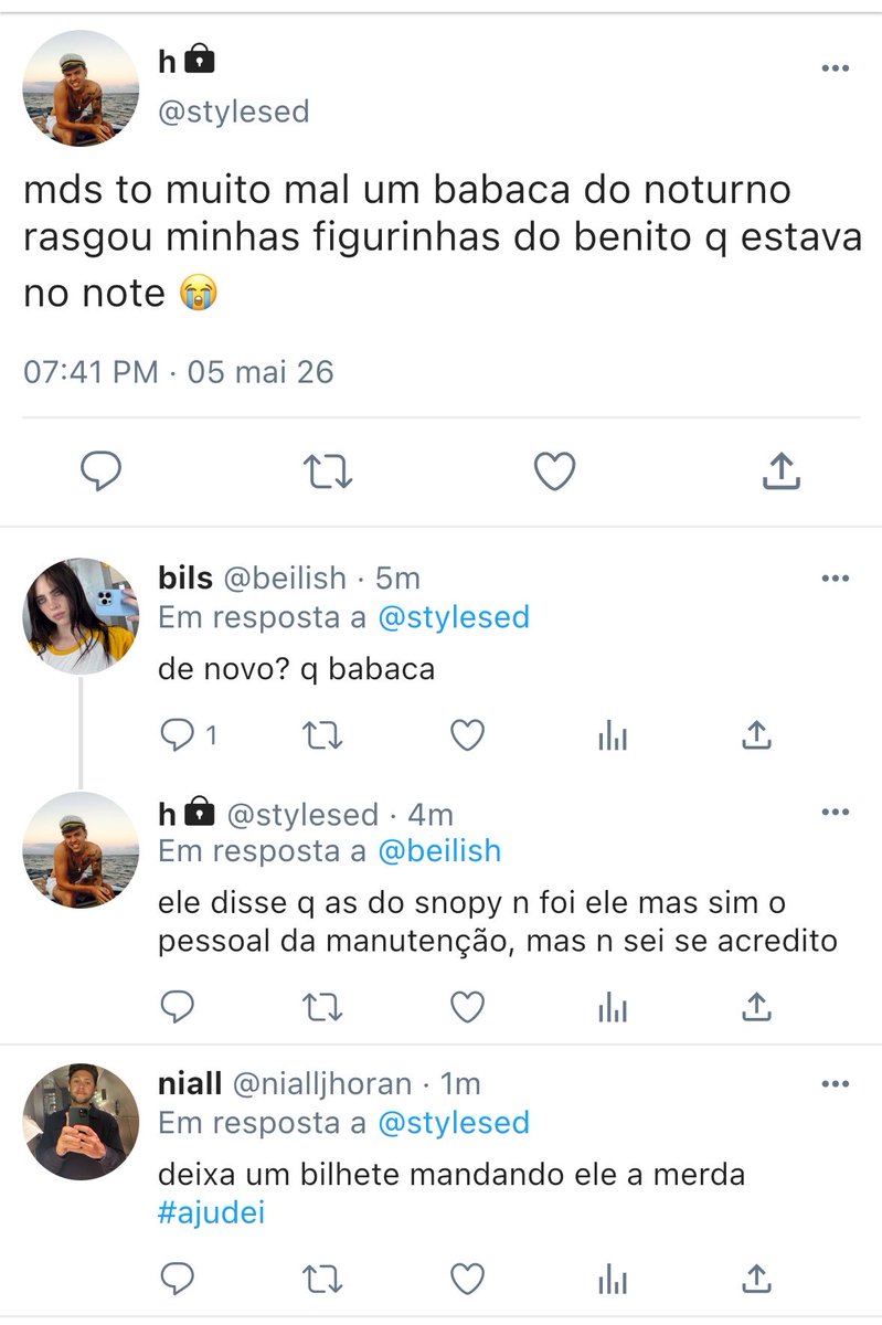 B. escritora de au tweet media