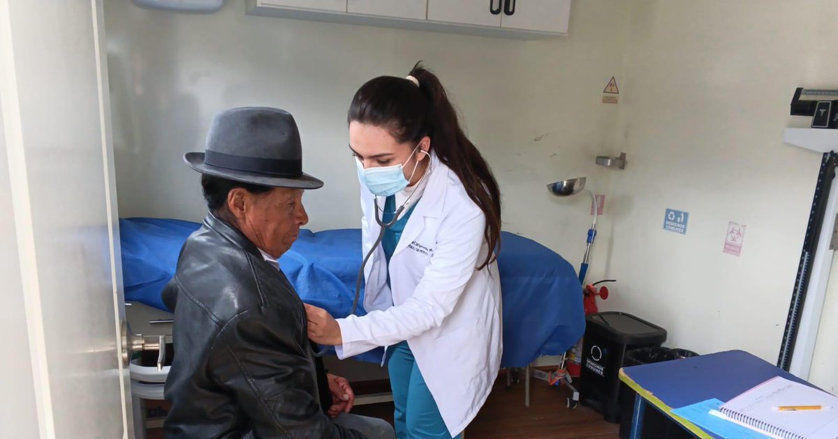 DPS_Canar's tweet photo. #Cañar | Unidad móvil acerca servicios de salud a Chuichún y zonas de difícil acceso, brindando atención médica y odontológica a grupos prioritarios. #ElNuevoEcuador https://t.co/70FxewPgZ3