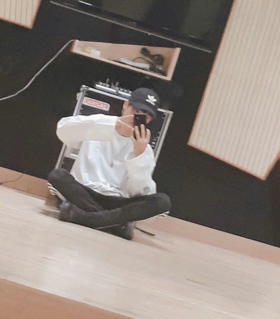 니루 tweet media