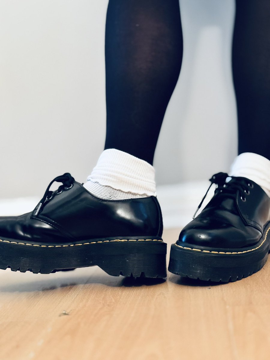 Amelie 🇬🇧🦶🧦 tweet media