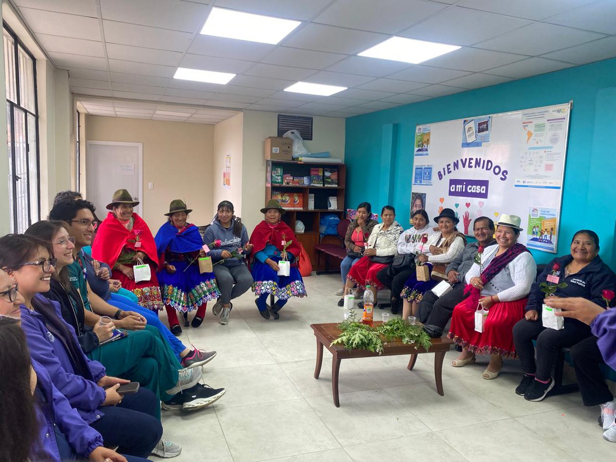 DPS_Canar's tweet photo. #Cañar | En el Centro de Salud de #Biblián se realizó un intercambio de saberes entre la medicina ancestral y occidental, fortaleciendo la salud intercultural. Actividad enmarcada en el Día Internacional de la Partera. #ElNuevoEcuador https://t.co/HDJHRDrzPQ
