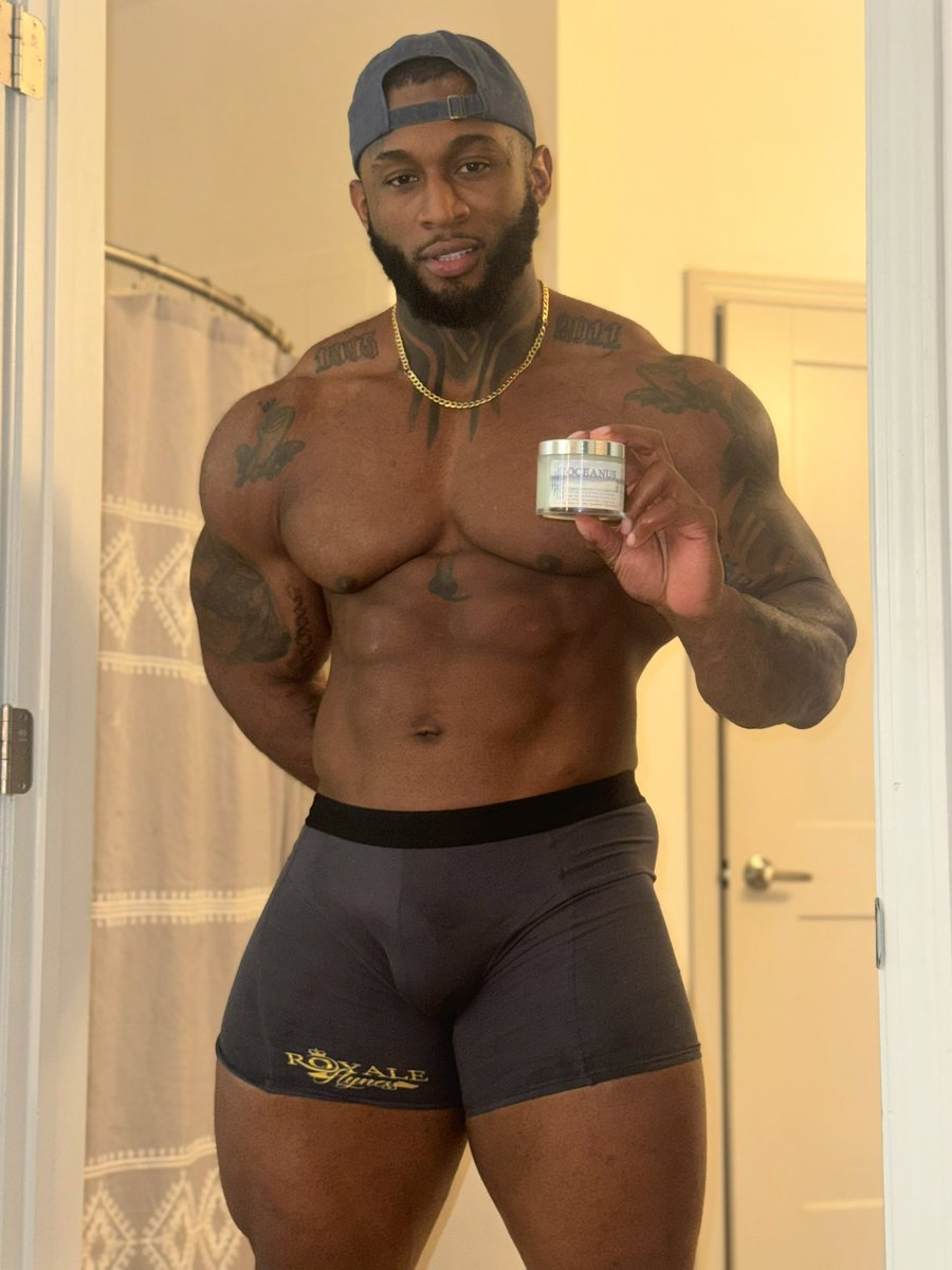 royaleflyness's tweet photo. Buttah Baby 💋 https://t.co/ktLuyEFMVy