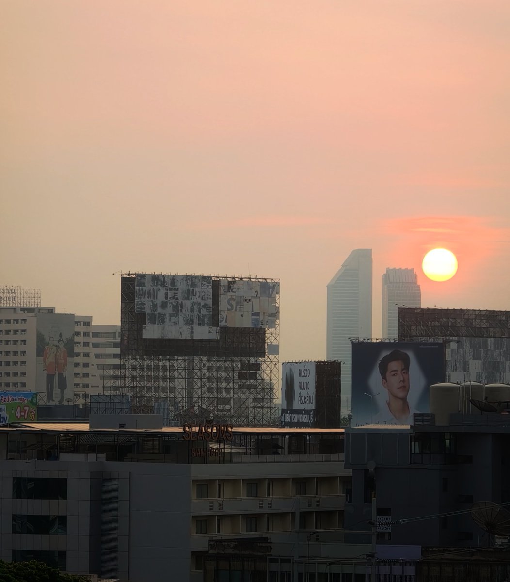 maickel1979's tweet photo. Good morning beautiful Bangkok, hello Thailand, Hello sun,
hello heat, hello #X ☀️👋🏼
#Bangkok #Thailand #travel #cityofangels #gaytravel #Hi
#sun #GoodMorning #BKK
#DePrimeHotel #Rangnam https://t.co/gS76OjgIsh